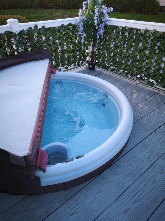 Hot Tub Hols 61 Kingfisher Court Hotel Tattershall Eksteriør billede